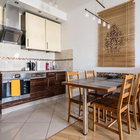 وارسو Platinum Tower - City Center - Golden Apartments المظهر الخارجي الصورة