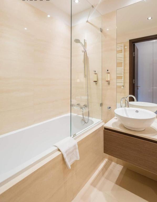 وارسو Platinum Tower - City Center - Golden Apartments المظهر الخارجي الصورة