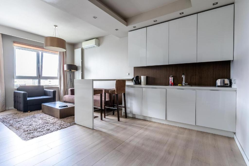 وارسو Platinum Tower - City Center - Golden Apartments المظهر الخارجي الصورة
